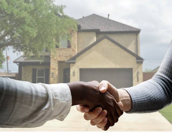 Dois-je renégocier mon prêt immobilier? Conseils pour vous aider à décider